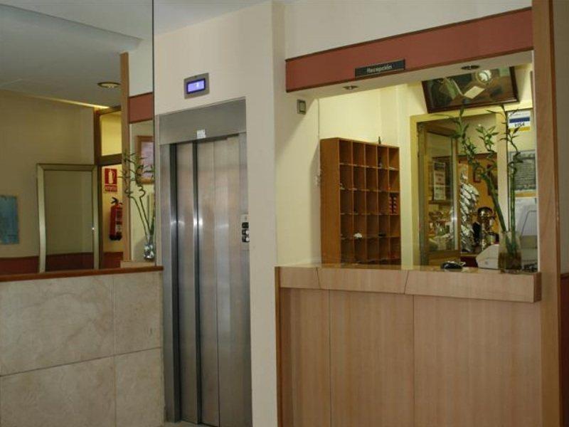 Hostal Liste Station A Coruña Exteriör bild
