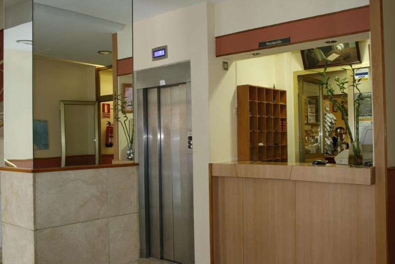 Hostal Liste Station A Coruña Exteriör bild